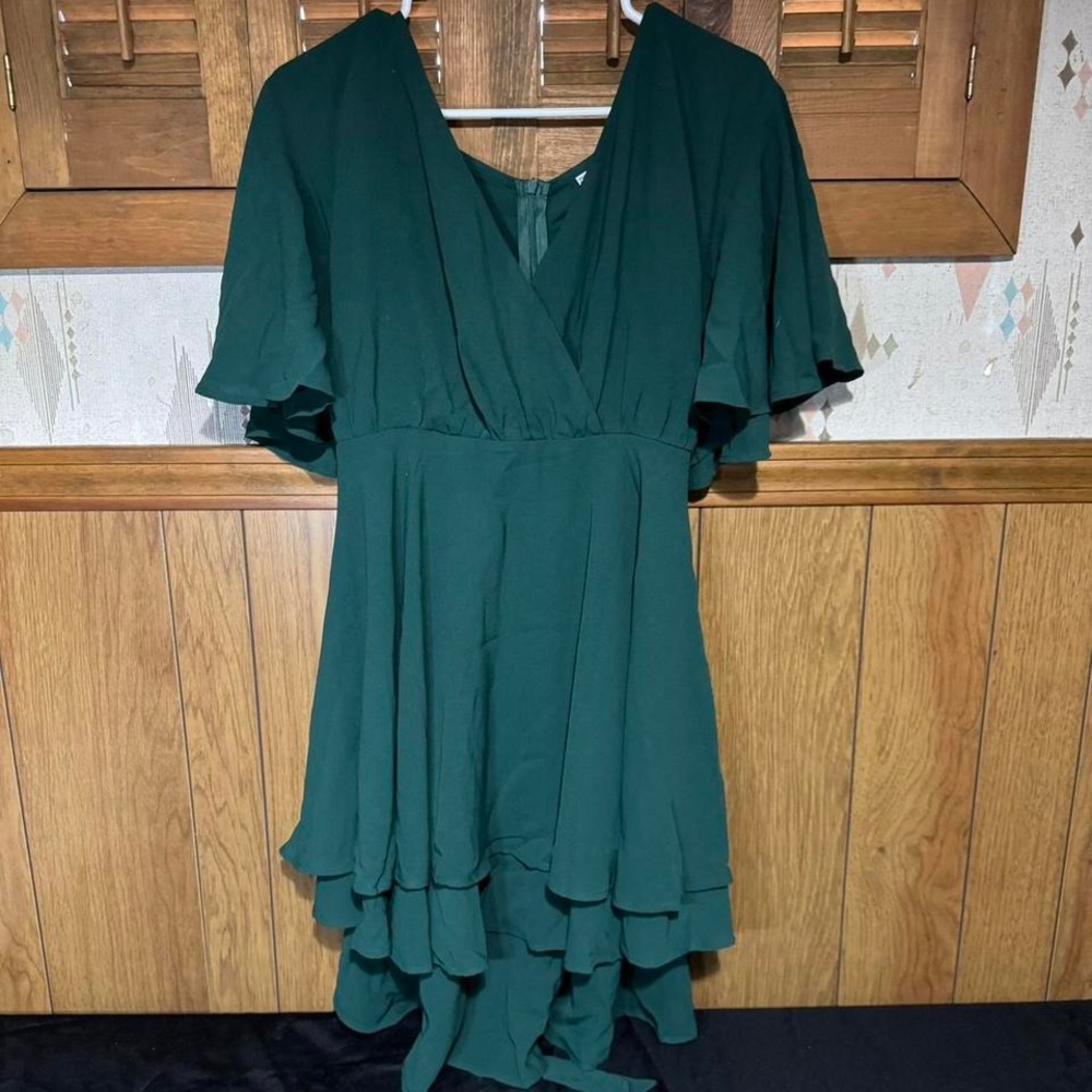 Green flowy dress with zipper back Size 2XL‎